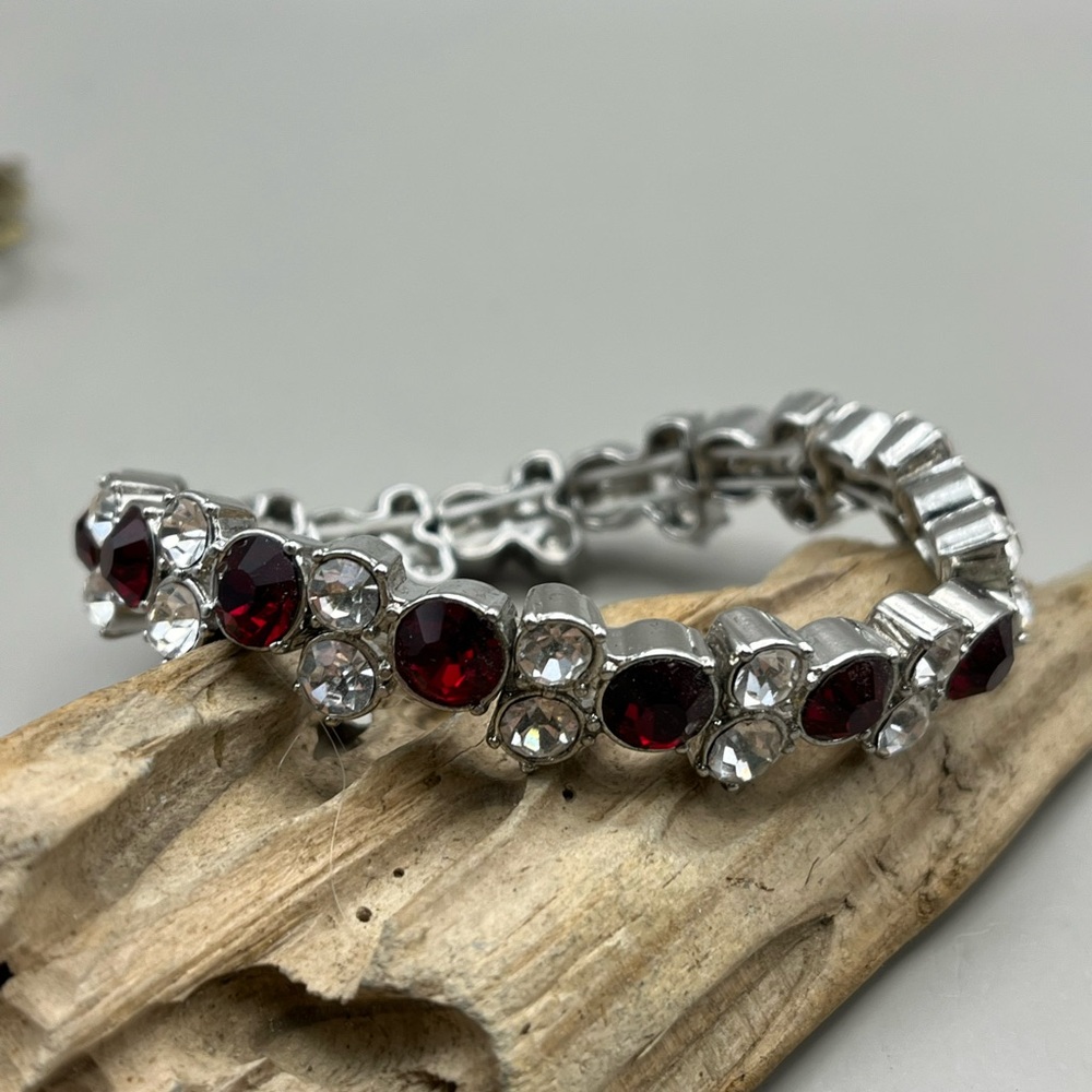 Elegant Silver and Red stretchy Gemstone Bracelet